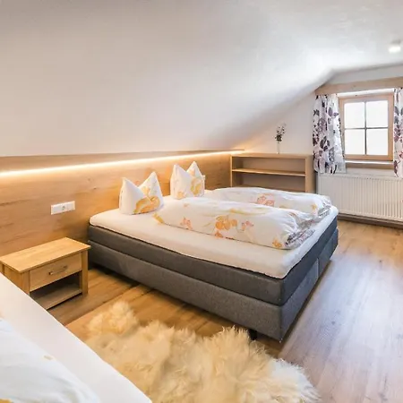 Neuwirt 3* Ellbögen