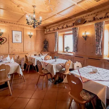 Neuwirt Hotel