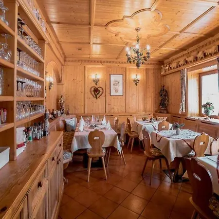 Ξενοδοχείο Neuwirt 3*