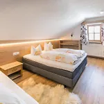 Neuwirt 3* Ellbögen